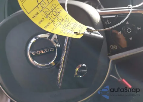 2017 Volvo Xc90 T6 Momentum from USA, damaged, VIN YV4A22PK4H1150777